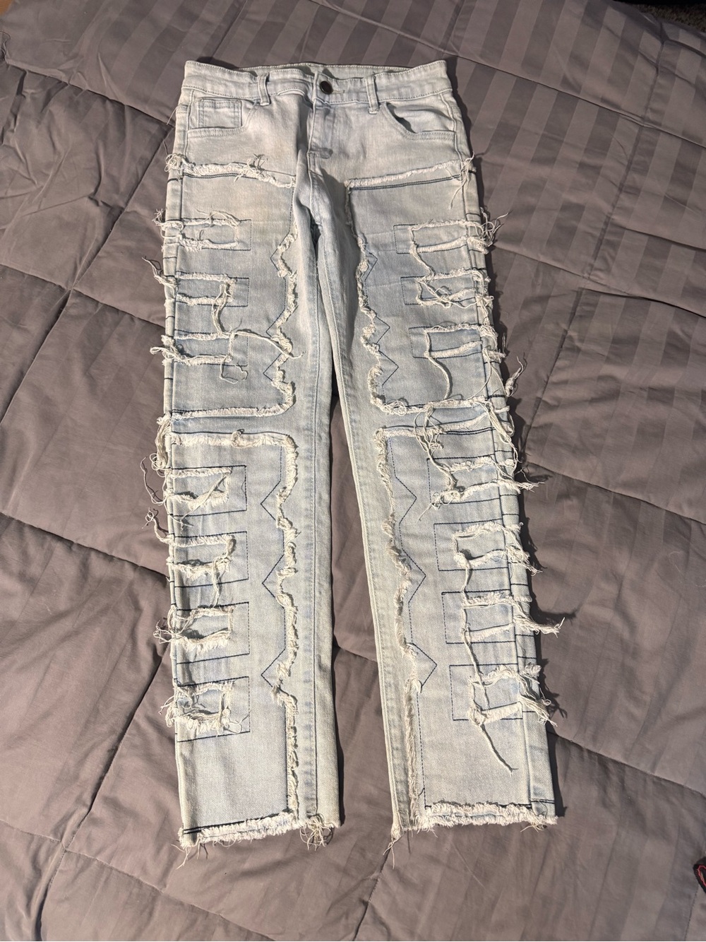 Light Wash Distressed Women’s Jeans